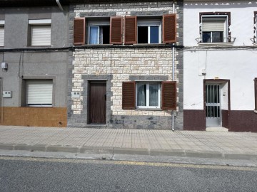 House 4 Bedrooms in Buñuel