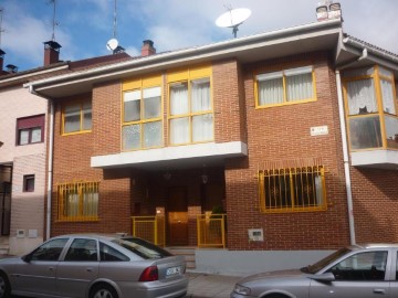 Casa o chalet 5 Habitaciones en Zona sur - Bº Cortes