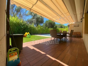 House 4 Bedrooms in Villamayor