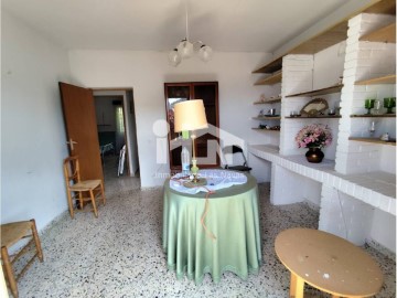 Apartment 2 Bedrooms in Valdemaqueda