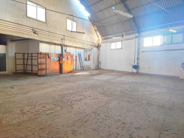 Industrial building / warehouse in La Vega - Marenyet