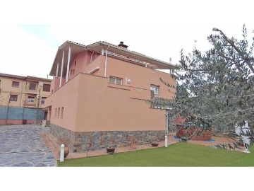 House 4 Bedrooms in Els Hostalets de Balenya