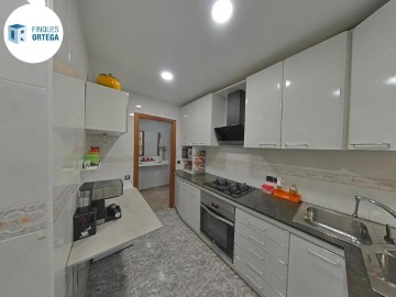 Apartment 3 Bedrooms in Polígon Industrial Z