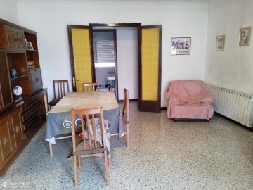 House 4 Bedrooms in Olesa de Montserrat