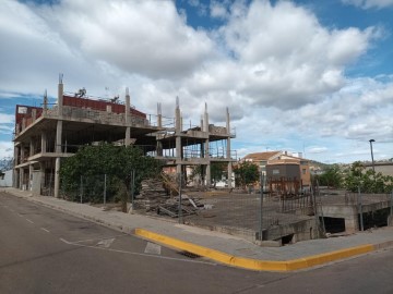 Edificio en Montroy