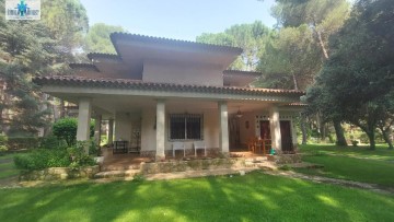 House 5 Bedrooms in Nava de Béjar