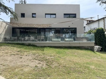 House 5 Bedrooms in Sant Iscle de Bages