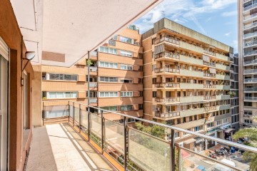 Apartment 6 Bedrooms in Ciutat Vella