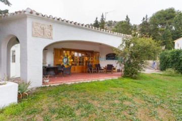 House 3 Bedrooms in Monte Real