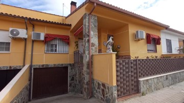 House 3 Bedrooms in Alberche del Caudillo