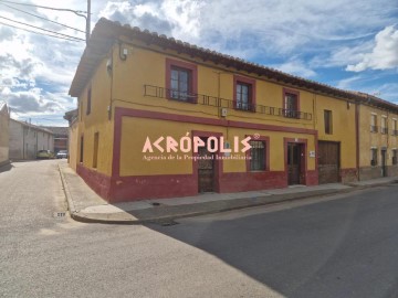 House 4 Bedrooms in Cimanes de la Vega