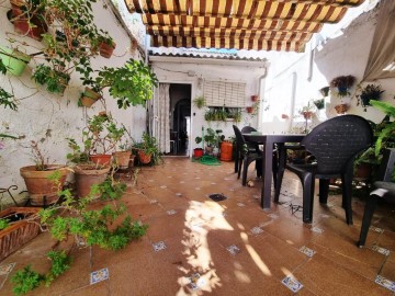 House 2 Bedrooms in Gines