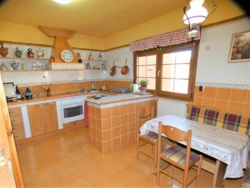 House 4 Bedrooms in Aliaguilla