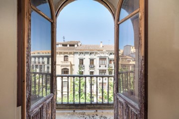 Piso 5 Habitaciones en Granada Centro