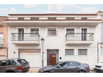 House 3 Bedrooms in Benimàmet