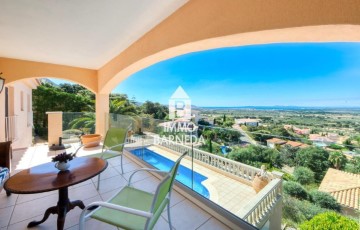 House 3 Bedrooms in Palau-Saverdera