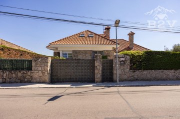 House 5 Bedrooms in Soto del Real