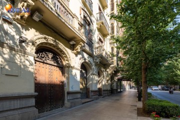 Piso 5 Habitaciones en Granada Centro