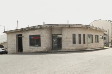 Industrial building / warehouse in Maside (Santo Tomé)
