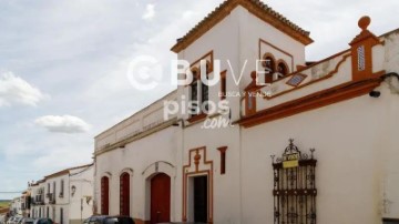 House 6 Bedrooms in Gerena