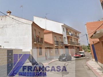 House 4 Bedrooms in Villaluenga de la Sagra