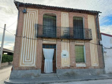 House 3 Bedrooms in Arroyo de Cuéllar