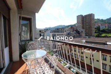 Apartment 4 Bedrooms in Eibar