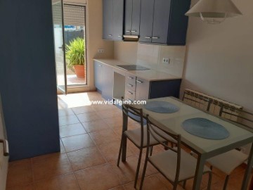 House 4 Bedrooms in Torrelameu