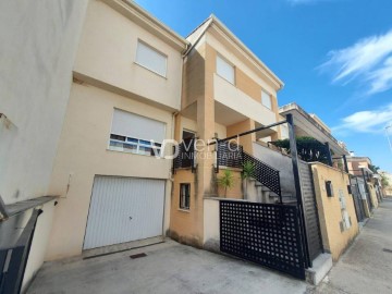 House 3 Bedrooms in Enguera