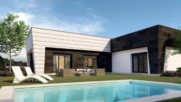 House 4 Bedrooms in La Nube