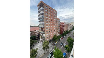 Apartment 5 Bedrooms in Pº Zorrilla - Cuatro de Marzo