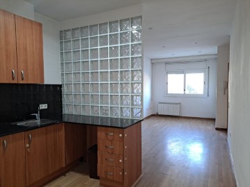 Apartment 3 Bedrooms in Centelles