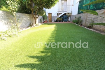 House 4 Bedrooms in Nord - Sant Andreu