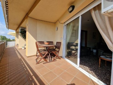 Apartment 4 Bedrooms in Cerdanyola