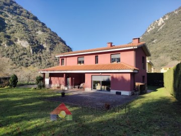 Casa o chalet 3 Habitaciones en Tuñón