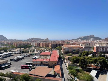 Ático 4 Habitaciones en Parque Avenidas-Vistahermosa