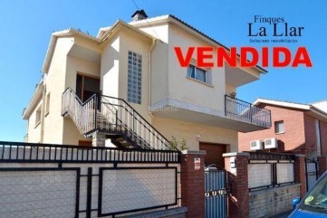 House 4 Bedrooms in Torrent Ballester