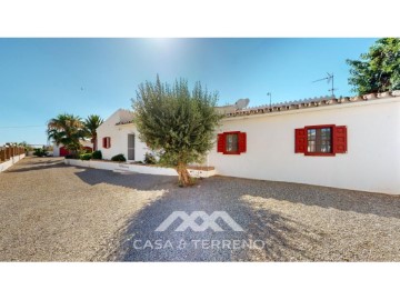 House 5 Bedrooms in Almayate Bajo