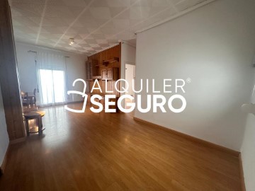 Piso 2 Habitaciones en Avda de Abril - 9 de Octubre