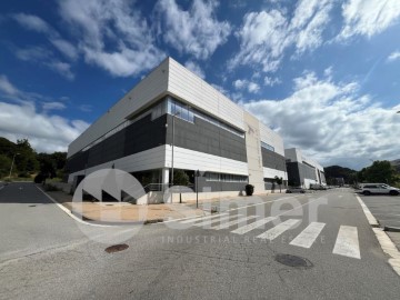 Bâtiment industriel / entrepôt à Llinars del Vallès