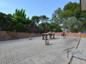 House 3 Bedrooms in Masquefa