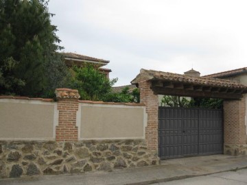 House  in Martín Miguel