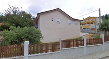 House 4 Bedrooms in L'Esparra