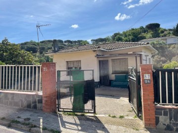 House 5 Bedrooms in Boscassos y Vallserena