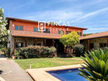 House 5 Bedrooms in Segur de Calafell