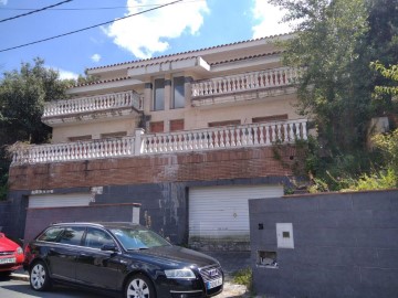 House 4 Bedrooms in Airesol