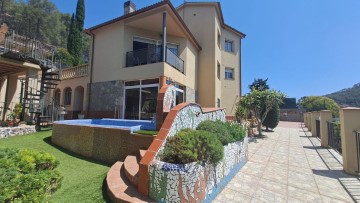 House 6 Bedrooms in Vall del Sol