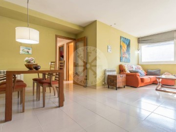 Apartment 3 Bedrooms in Can Pallàs