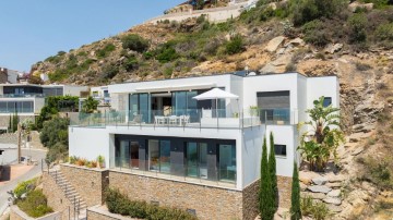 House 4 Bedrooms in Port Esportiu - Puig Rom - Canyelles