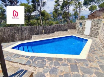House 4 Bedrooms in Airesol